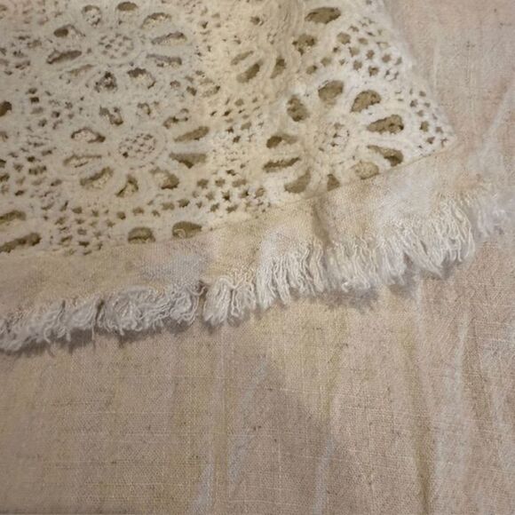 Umgee Linen Blend Short Sleeve Top Oatmeal Crochet Fringe Detail Size Medium - Picture 9 of 10